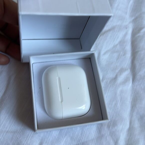 White Wireless Earbuds Charging Case, not used - Picture 3 of 6